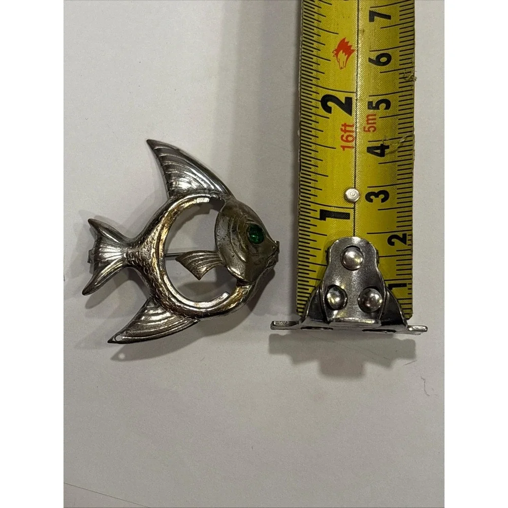 Vintage MCM Silver Tone Angelfish Brooch Green Rhinestone Eye Tropical Fish Pin